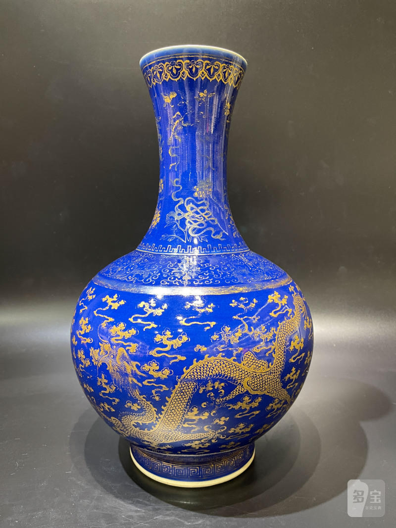 清光绪 霁蓝釉描金龙纹赏瓶 - 图2
